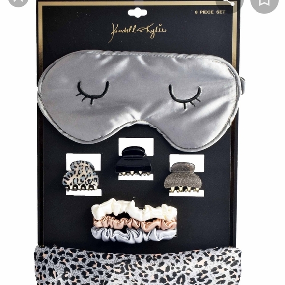 10/10$💚Kendall Kylie satin sleep mask bnwt - Picture 5 of 5